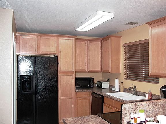 4th image of 619 E Jensen St Unit 101