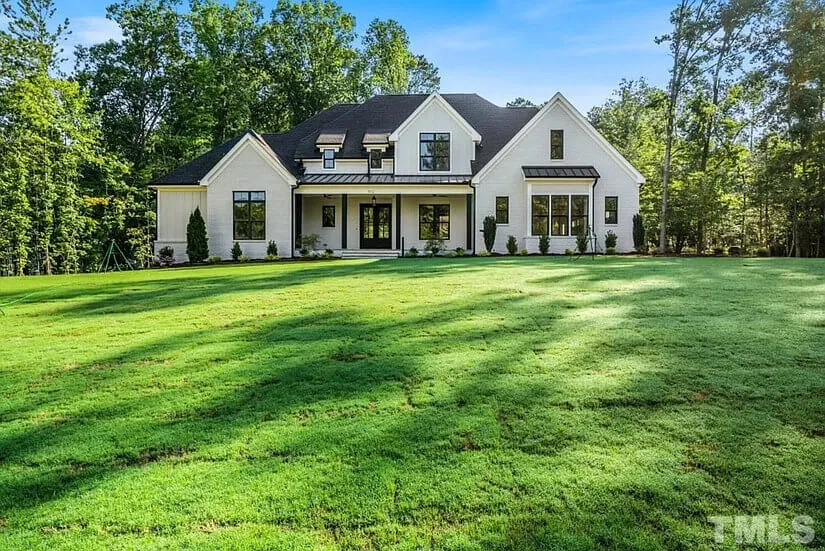 Elegant Home in the Heart of Raleigh — Photo 4