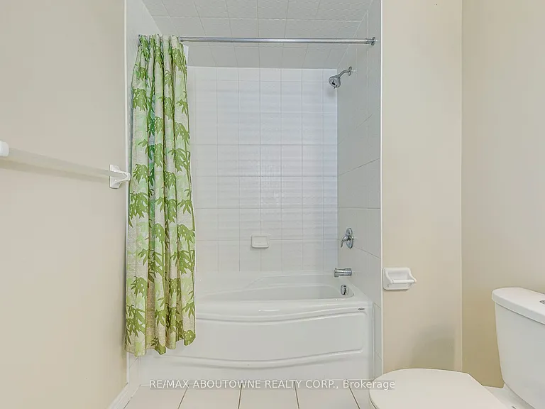 816 Roulston St — Photo 35