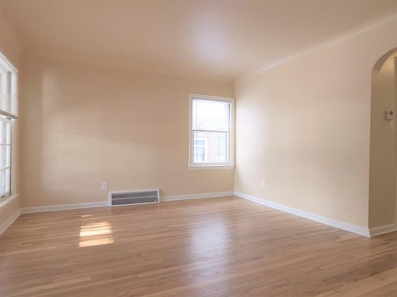 5th image of 15612 Horger Ave