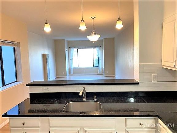 3rd image of 1730 Vallejo St #8