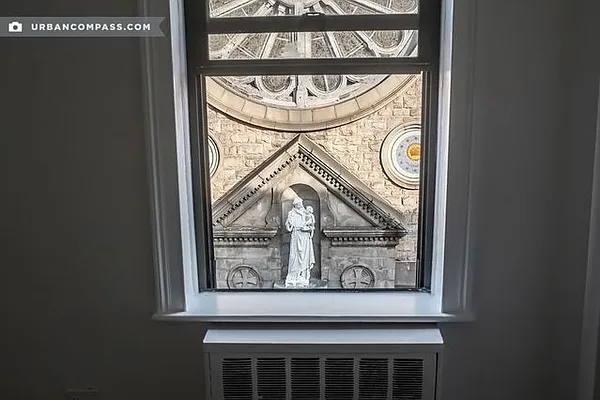 Rented by Compass | media 32