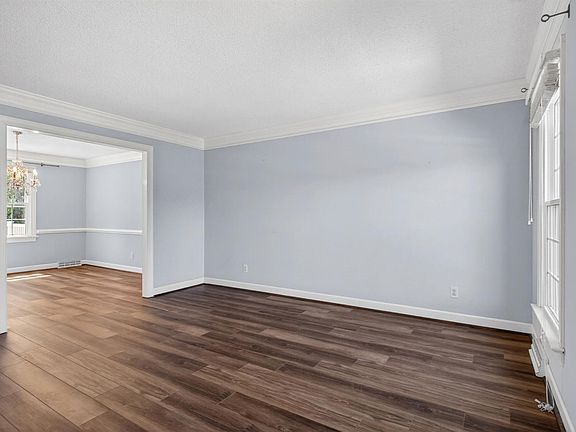 4th image of 309 Eastwind Dr