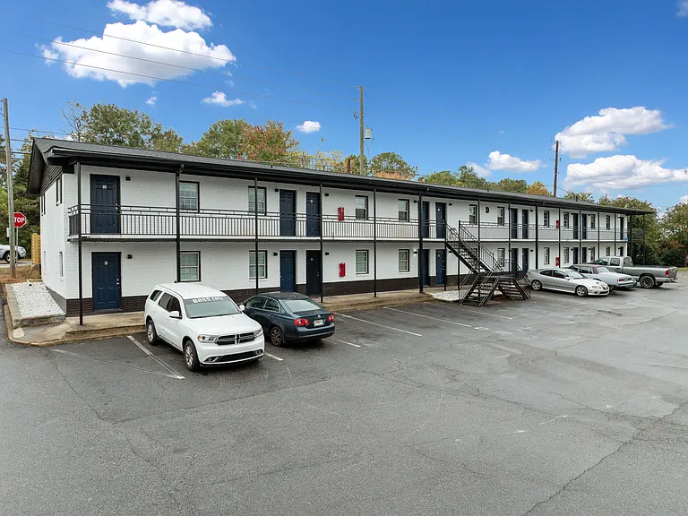 Dawkins Gardens Apartments — Photo 12