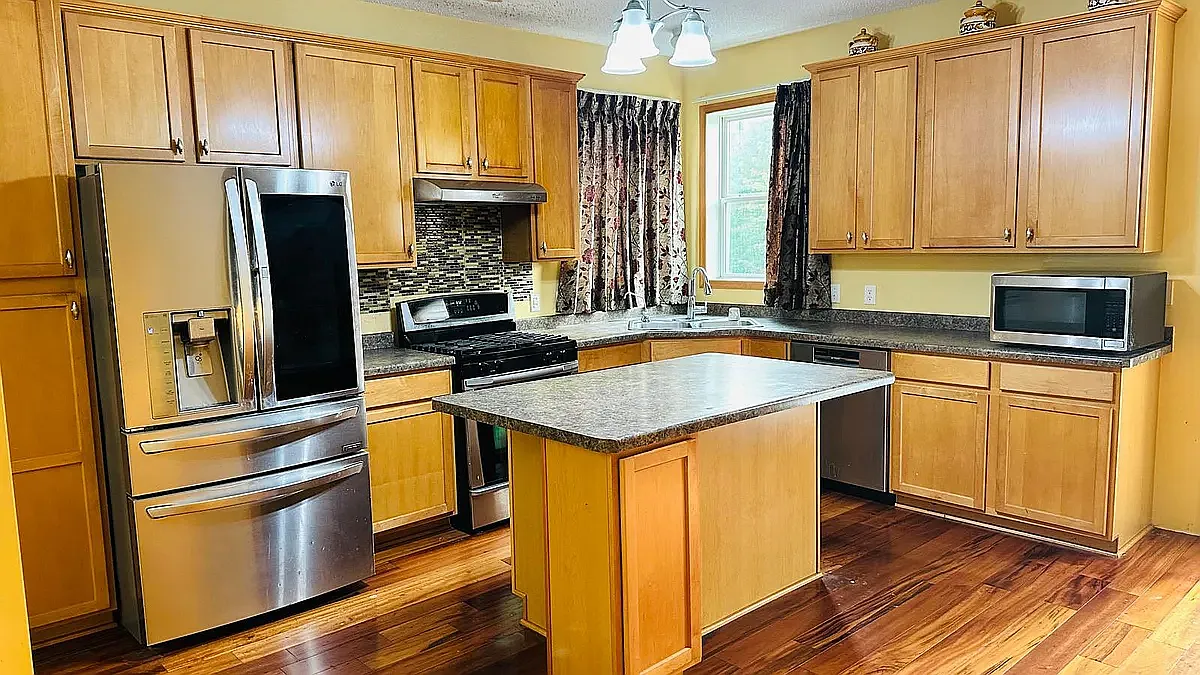 4 bed, 3.5 bath, 2335 sqft, $2,875 — Photo 4