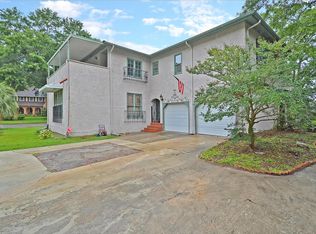 1082 Stonehenge Dr, Hanahan, SC 29410