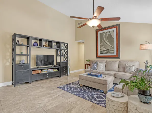 5822 Golden Eagle Circle, Palm Beach Gardens, FL 33418