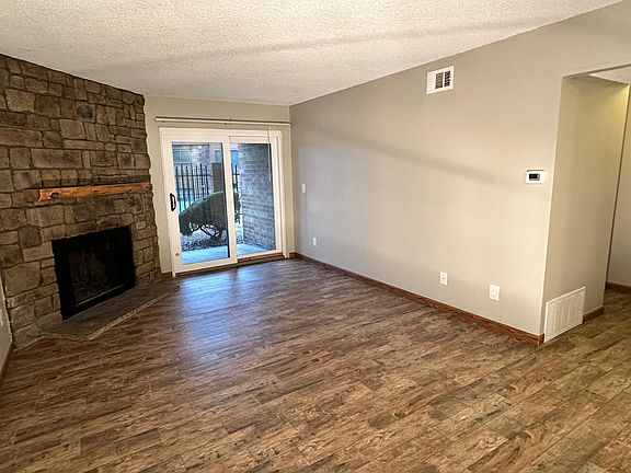 3rd image of 445 Wright St APT 113