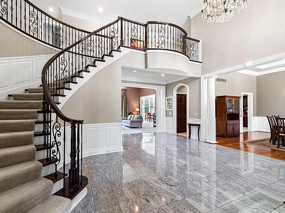 3rd image of 3409 Meadow Hill Dr