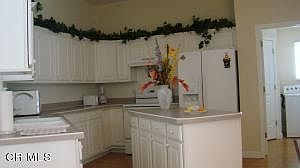 2nd image of 5893 Stillponds Pl