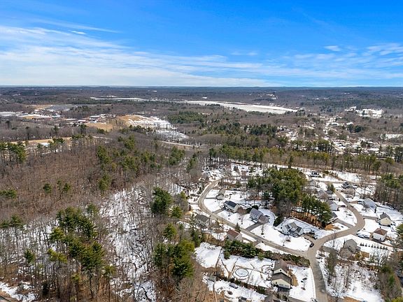 5th image of 21 Pond Hill Rd