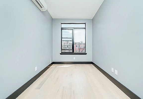 5th image of 148 Meserole St #2C