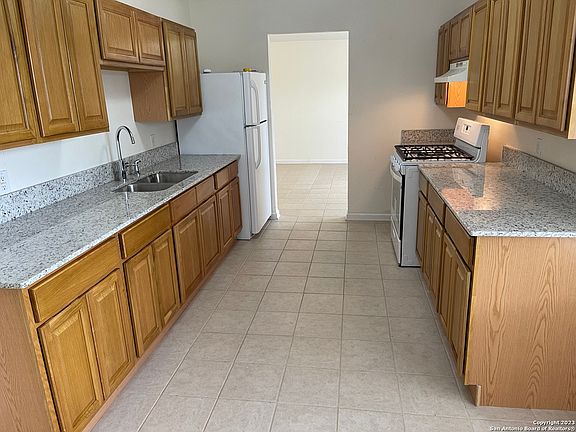 3rd image of 626 BENRUS BLVD