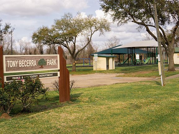 5th image of 204 3rd St