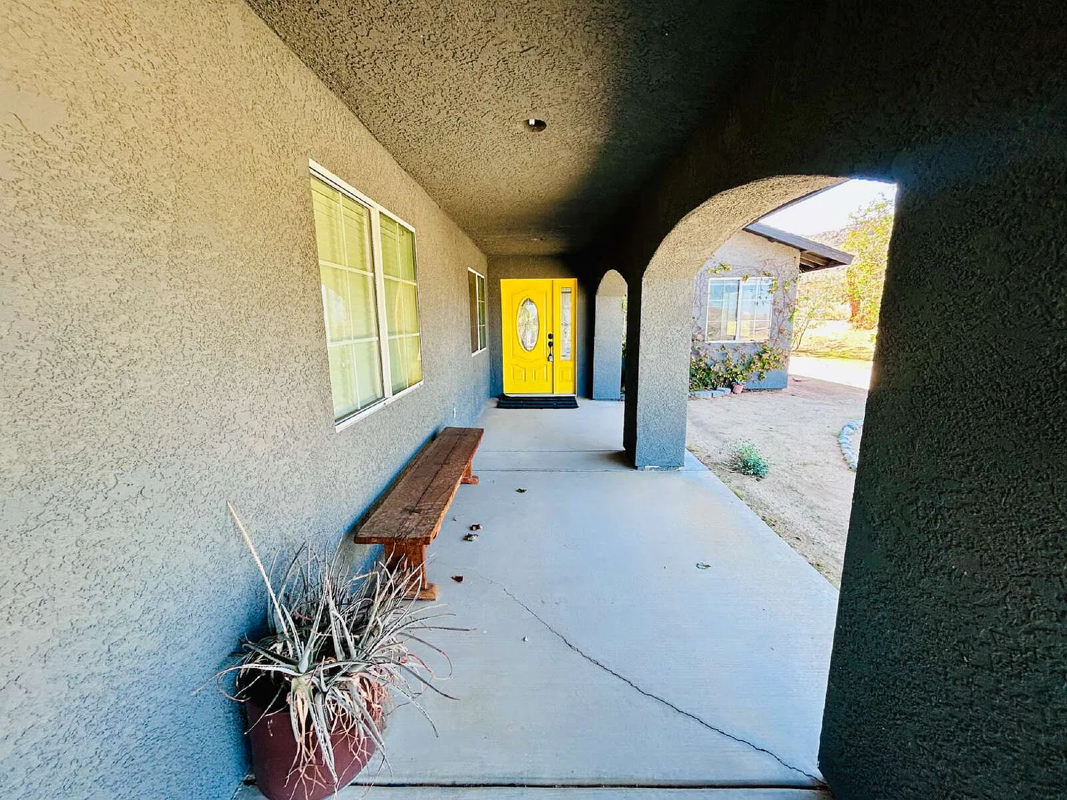 3 bed, 2.0 bath, 1904 sqft, $2,525 — Photo 3