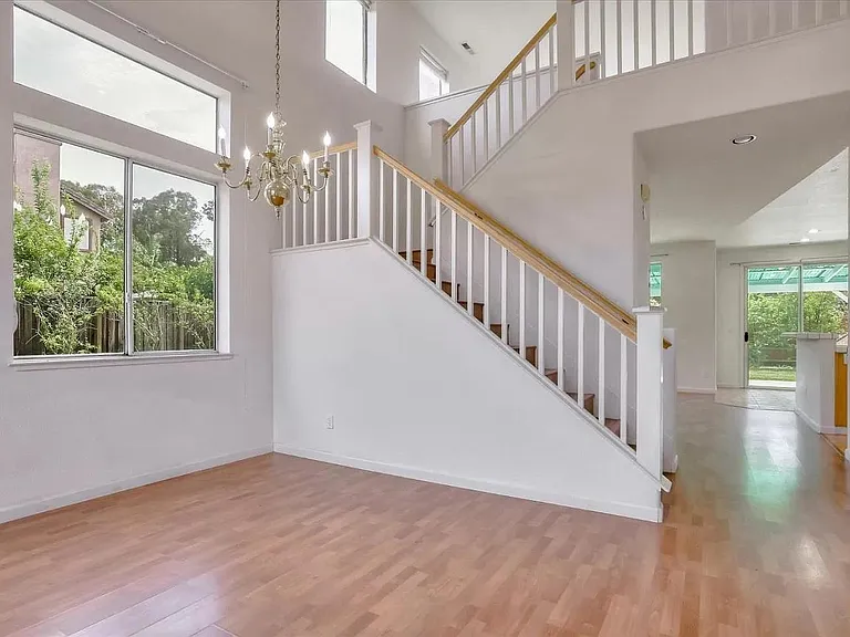 3815 Twin Falls Ct — Photo 2