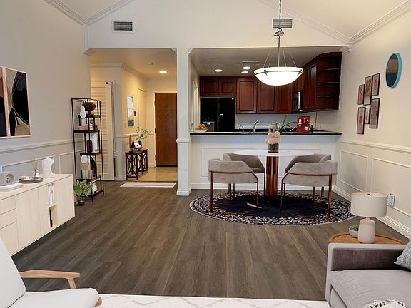 2nd image of 2571 Plaza Del Amo Unit 310