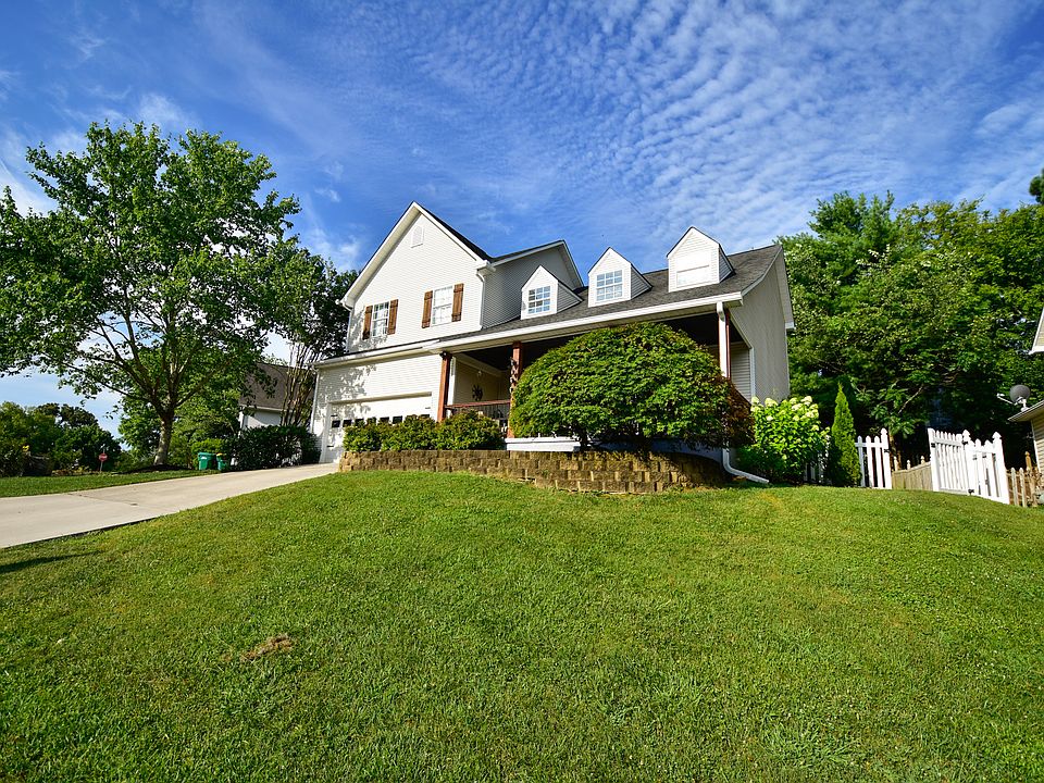1st image of 1204 Edenbridge Way