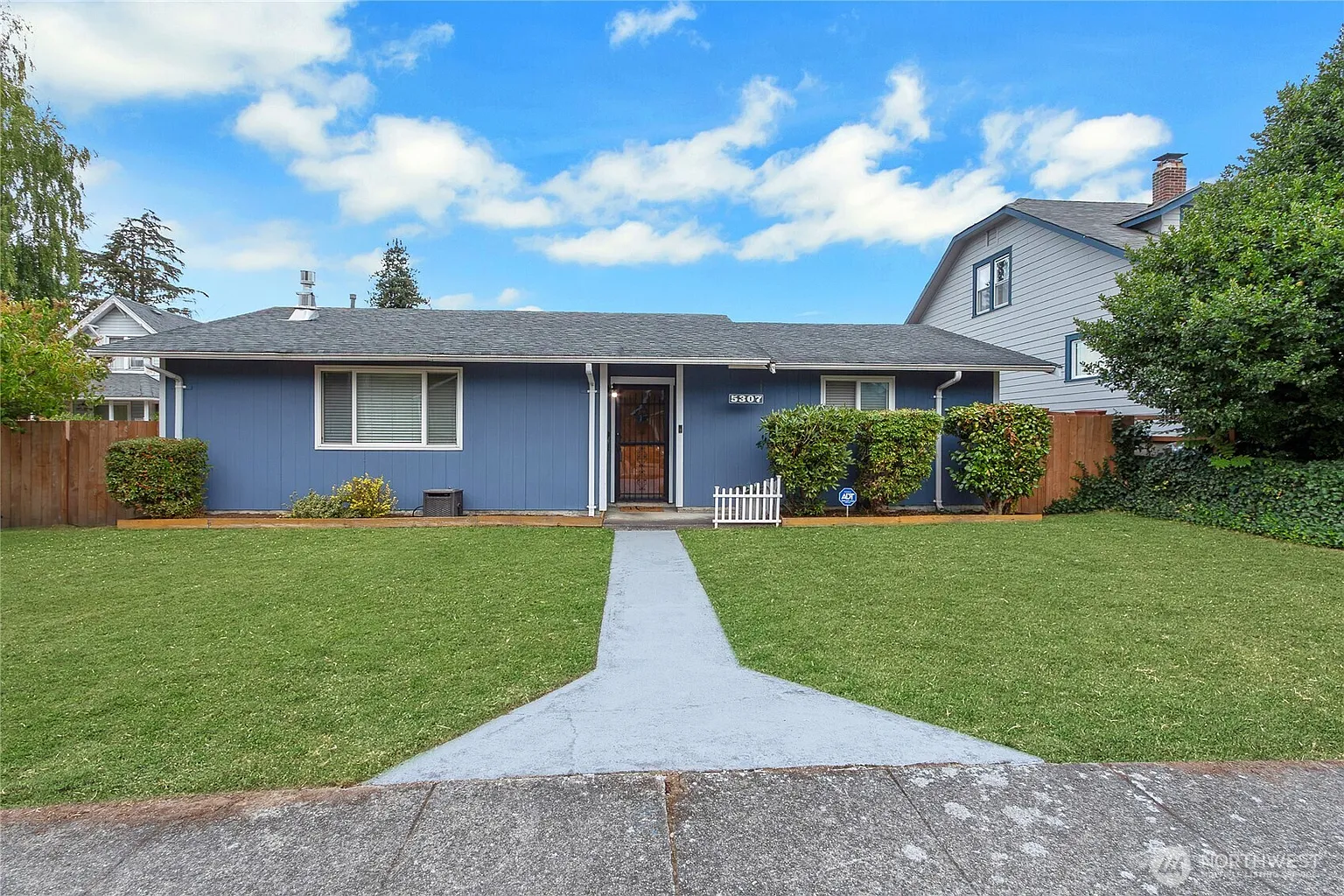 5307 S Park Avenue photo 1