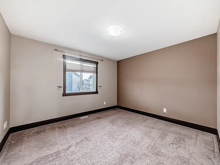 3015 Winspear Cmn SW — Photo 34