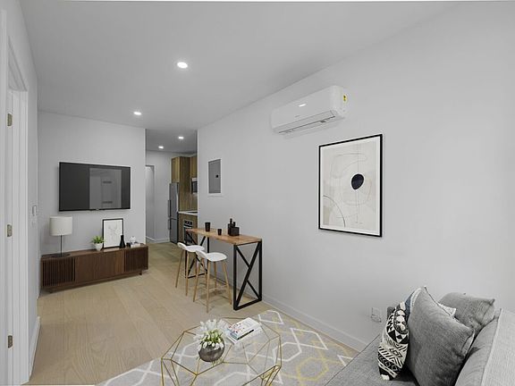 4th image of 246 E 53rd St #3C