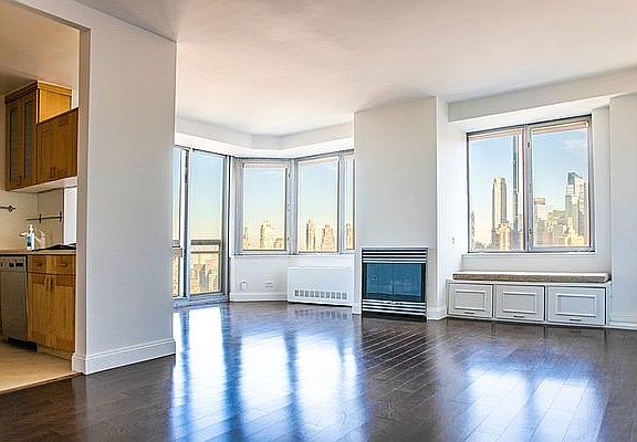 3rd image of 500 W 43rd St Ph D