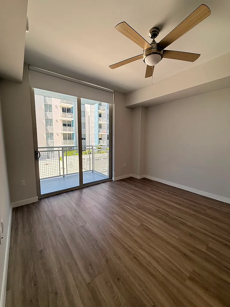 3 bed, 1120 sqft, $2,899 — Photo 3