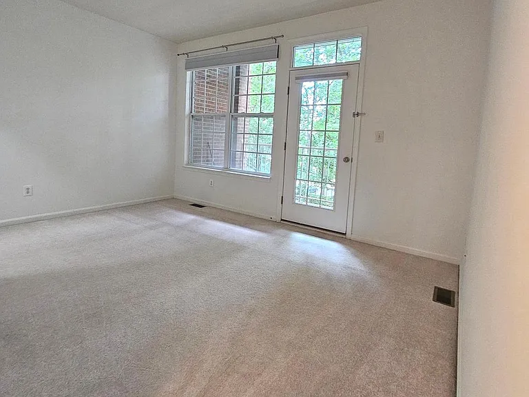 2665 Manhattan Pl #104 — Photo 28