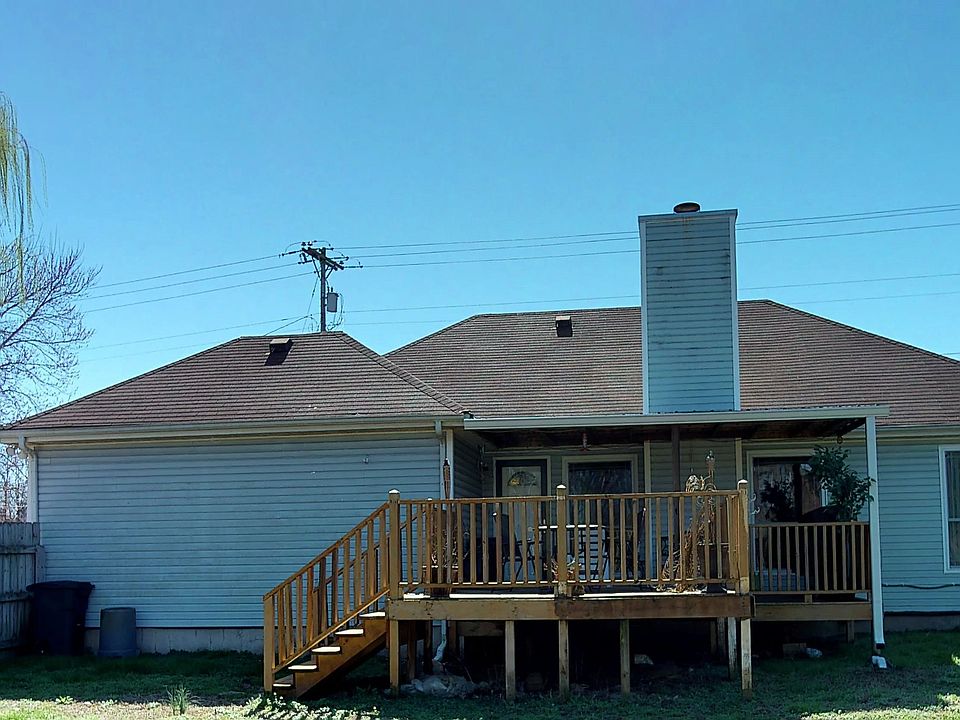 1st image of 104 Lake Forest Dr