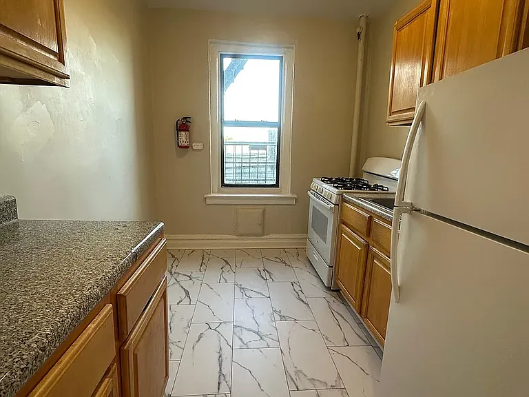 160 Ellis Ave #405D — Photo 7