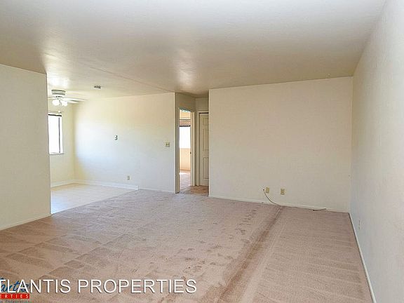4th image of 895 Burbank Dr APT 08