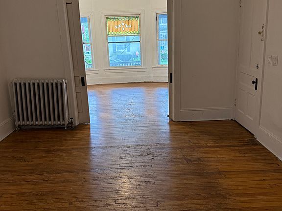 3rd image of 145-147 S Hyde Park Ave #1