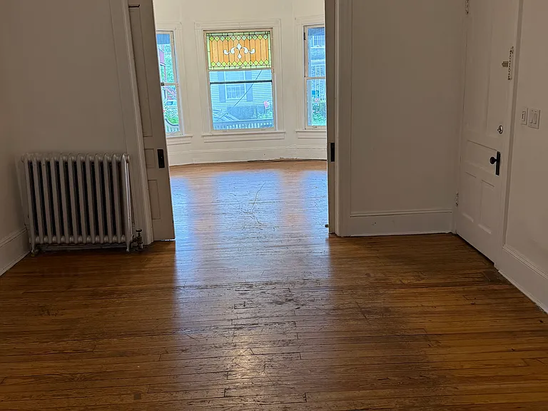 145-147 S Hyde Park Ave #1 — Photo 3