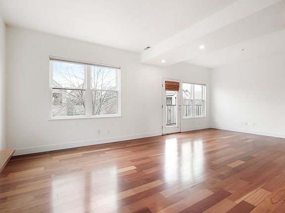 2nd image of 3025 Umatilla St Unit 103