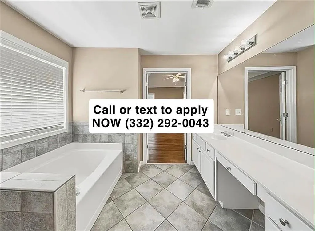 4 bed, 3.0 bath, 2594 sqft, $1,515 — Photo 2