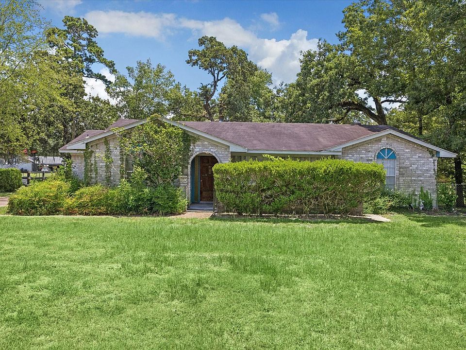 1st image of 20260 Russell Dr