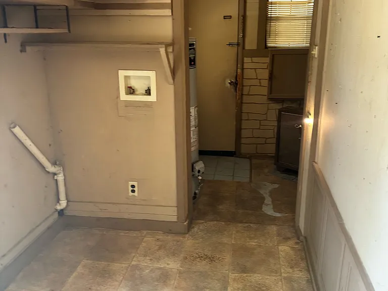 312 W Martin Ave — Photo 21