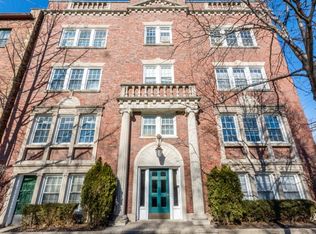 1020 Randolph St APT 1W, Oak Park, IL 60302
