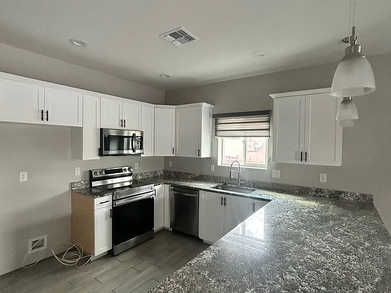 1848 Silver Ct — Photo 4