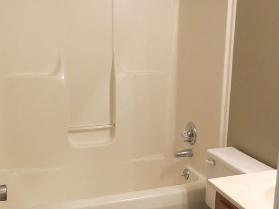 3rd image of 1711 Baltimore Dr APT A