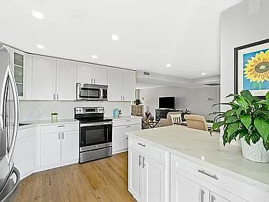 2nd image of 1 Harbourside Dr APT 1702
