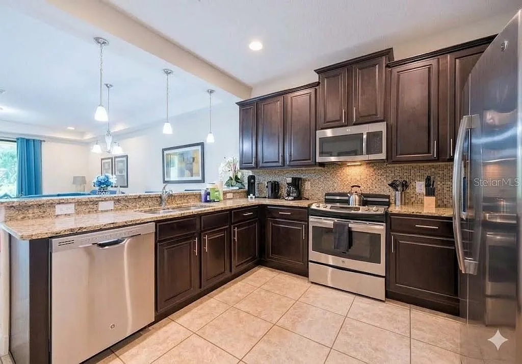 3 bed, 2.5 bath, 1535 sqft, $2,500 — Photo 4