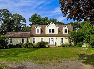 653 Commonwealth Ave, Warwick, RI 02886