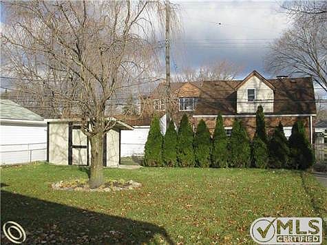 4th image of 1690 Gregory Ave