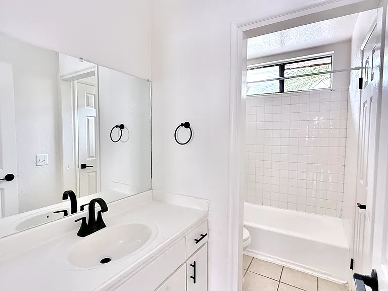 6739 Coldwater Canyon Ave #5 — Photo 24