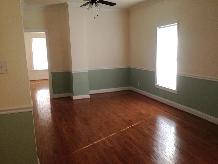 10430 Greenwood Rd — Photo 5