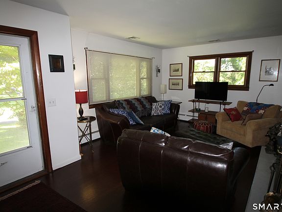 3rd image of 19 Hickory Lane
