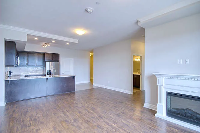 260 Villagewalk Boulevard London — Photo 3