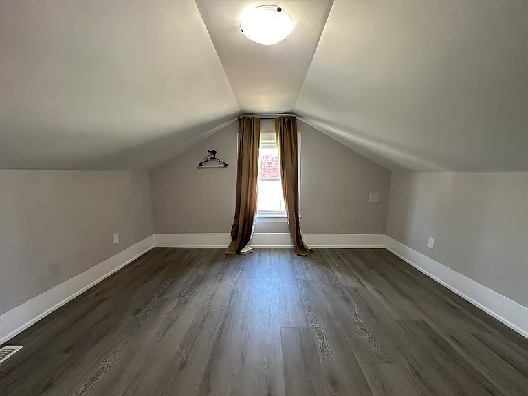 263 Bethune St — Photo 14