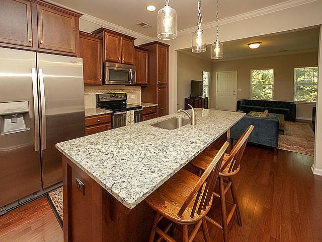 1st image of 203 Bennett Ln